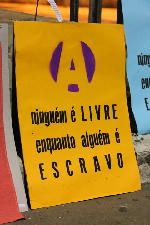yellow and black no smoking sign